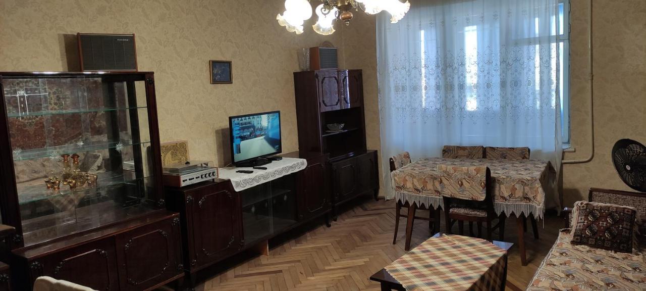 יירבאן Apartment Vintage מראה חיצוני תמונה